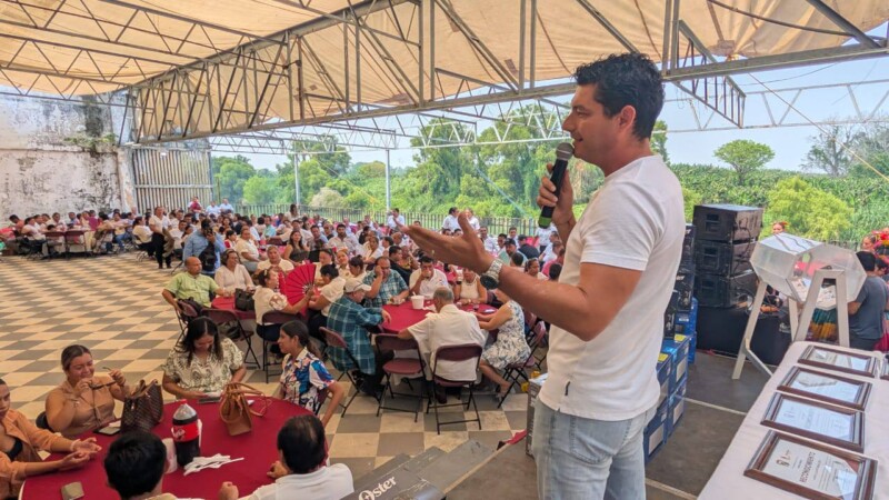 Ayuntamiento de San Rafael celebra Día del Maestro y reconoce a docentes con más de 30 años de servicio