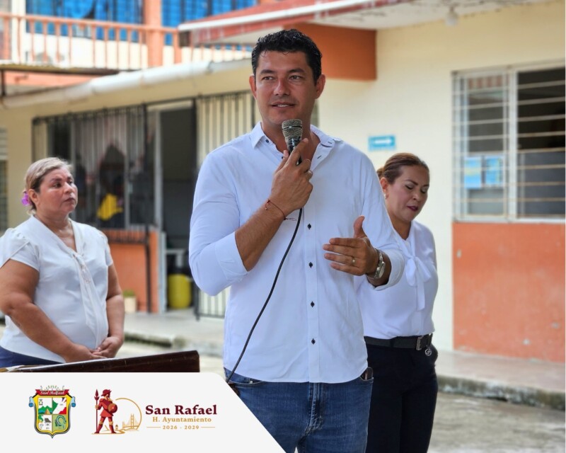 Ayuntamiento de San Rafael acompaña a comunidad educativa de El Pital en Honores a la Bandera