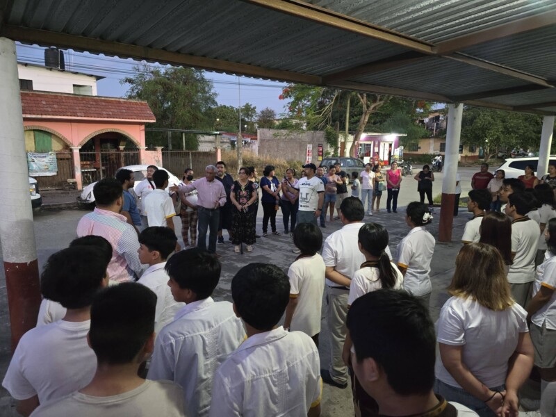 Mejor iluminación para la Escuela Secundaria Técnica Industrial No. 71