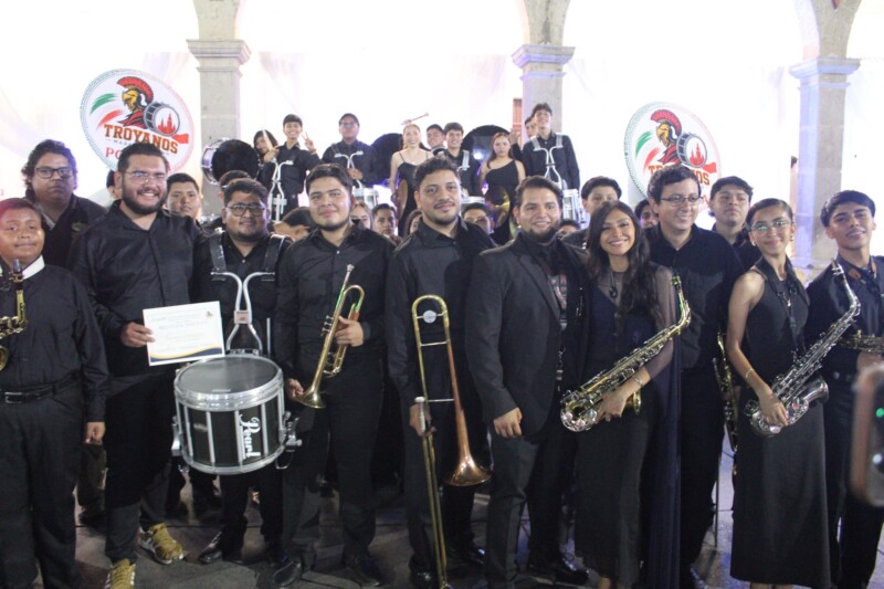 Ayuntamiento de Tlapacoyan despide a Troyanos Marching Band que representará al municipio en Polonia