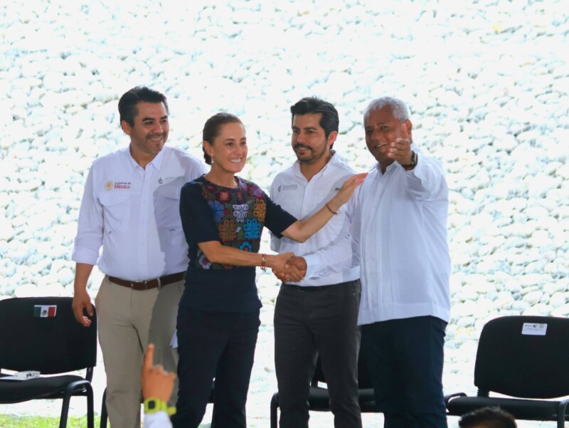 Presidenta de México entrega obras de protección contra inundaciones del Río Bobos